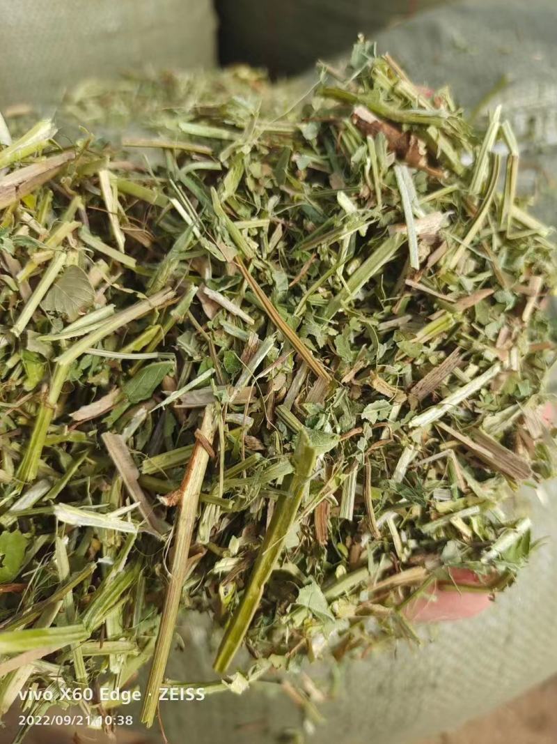 花生秧，常年出售优质，牛草，羊草，无土，无地膜