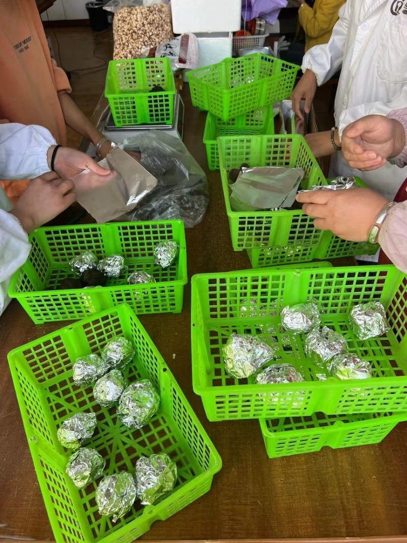 黑松露鲜松露云南松露贡山松露香格里拉新新鲜松露