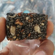 红枣核桃芝麻糕软糯香甜