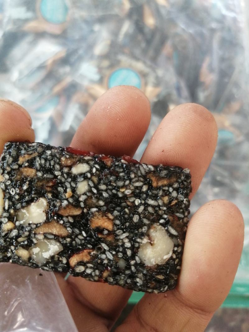 红枣核桃芝麻糕软糯香甜