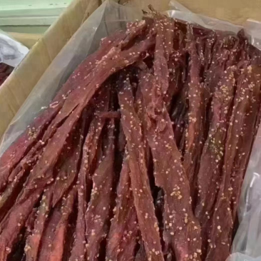 风干肉风干猪肉，麻辣五香两种口味。现货批发