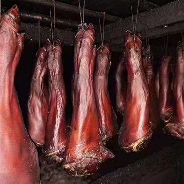 【厂家直发】猪脚，烟熏腊猪脚批发，现货供应可对接电商团购