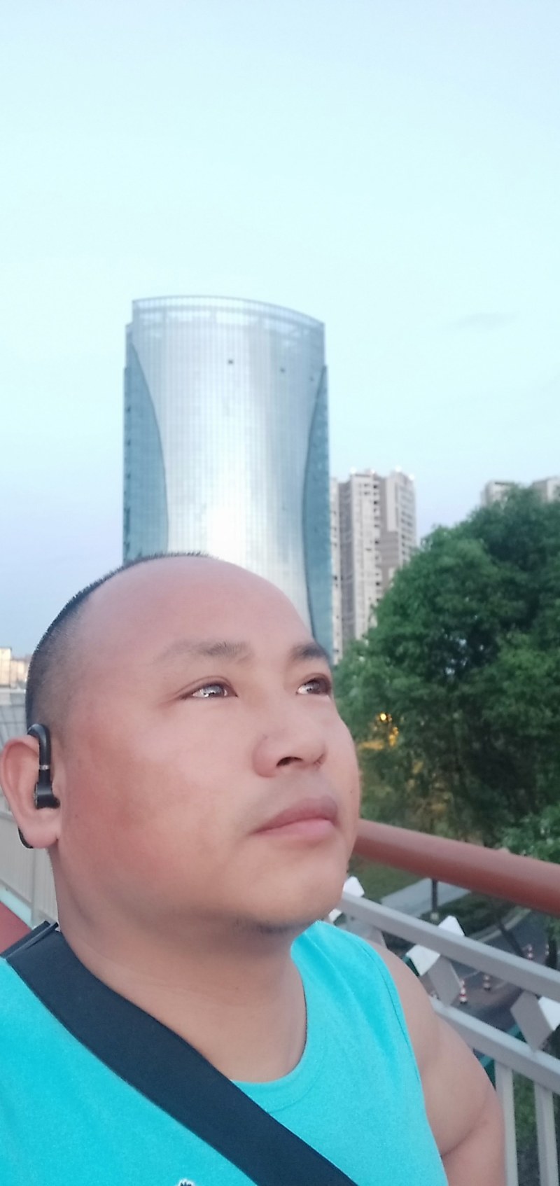 百亩金土地