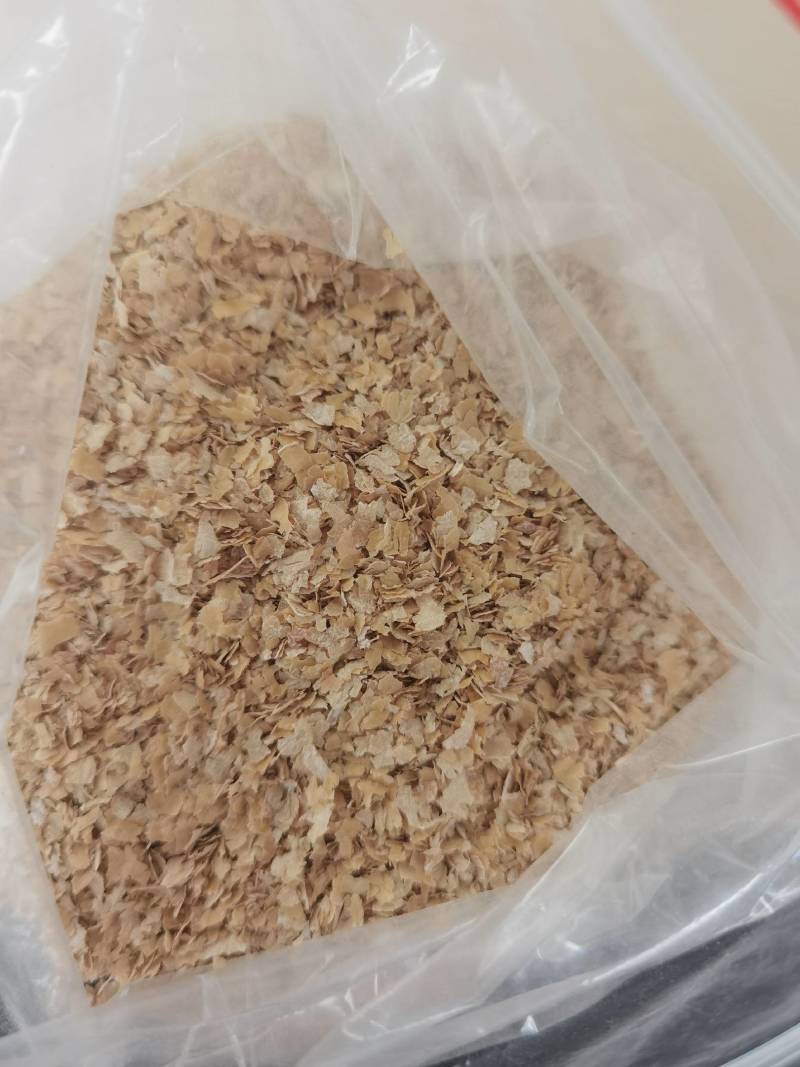 麸皮，大片小片。需要哪种可联系工厂直销