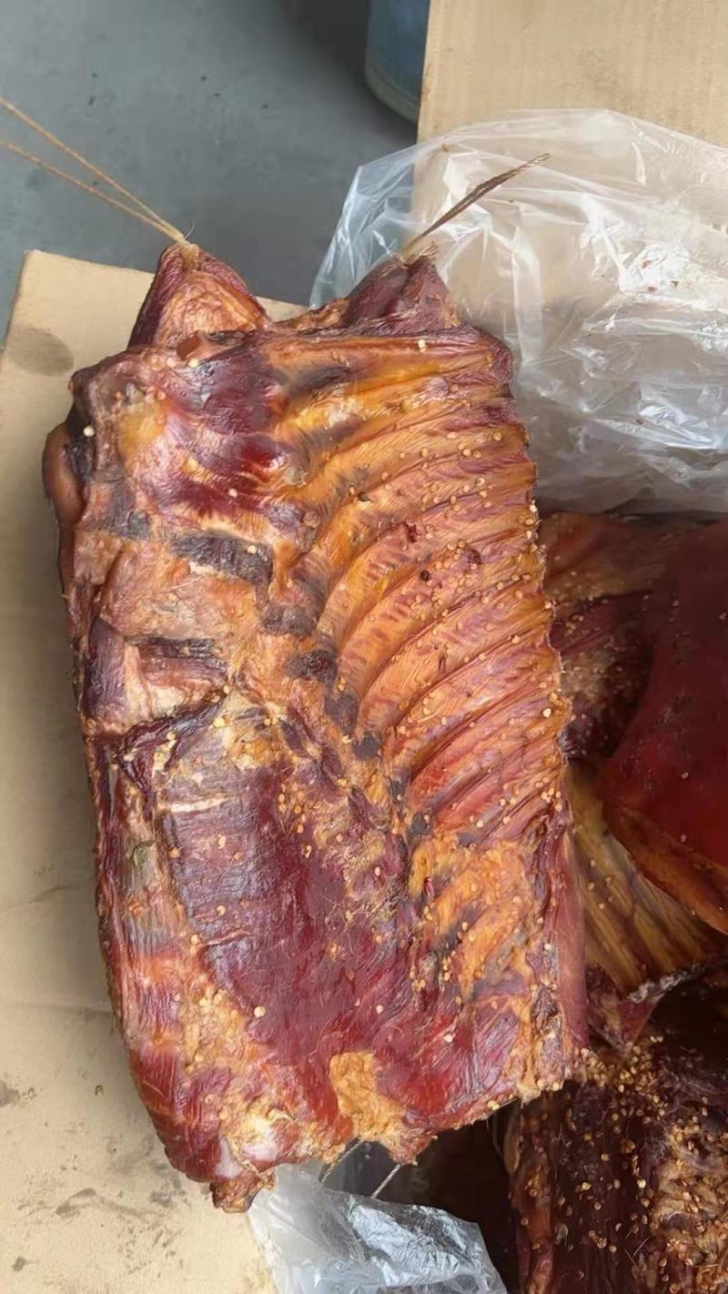腊味烟熏小香猪排带香料跑江湖景区展会地摊货源烤制小香猪排