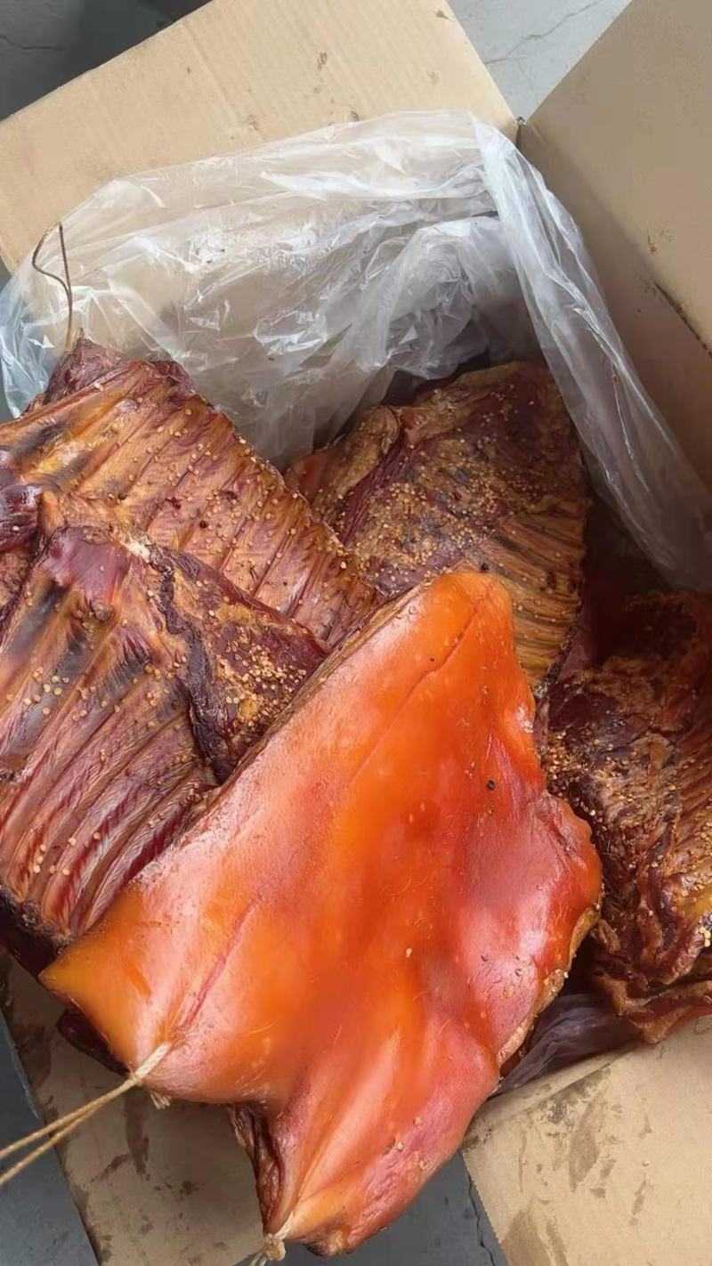 腊味烟熏小香猪排带香料跑江湖景区展会地摊货源烤制小香猪排