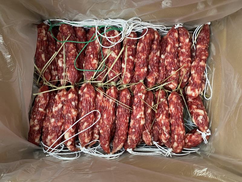 天然生嗮土猪皇腊肠广式腊肠香肠腊味酒店咸甜适中回头率高