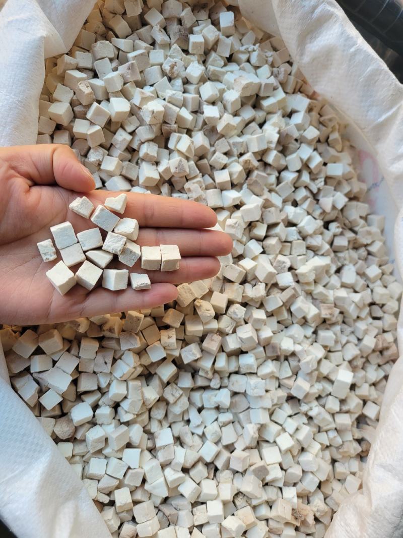 茯苓白茯苓茯苓丁无碎产地货源大货供应七彩百草中药