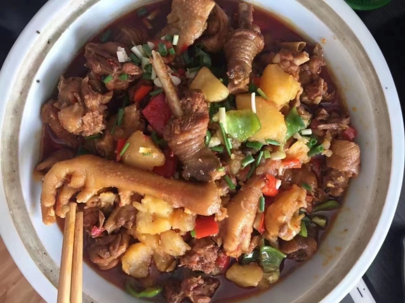 【腊肉】风吹老母鸡自然风吹日晒，传统腌制挂起来风干