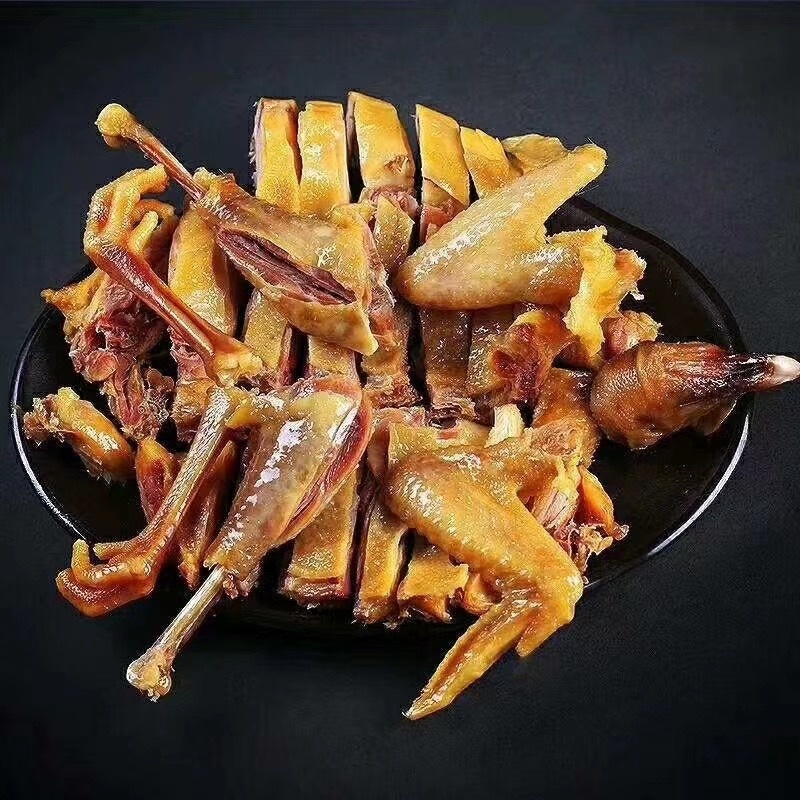 【腊肉】风吹老母鸡自然风吹日晒，传统腌制挂起来风干