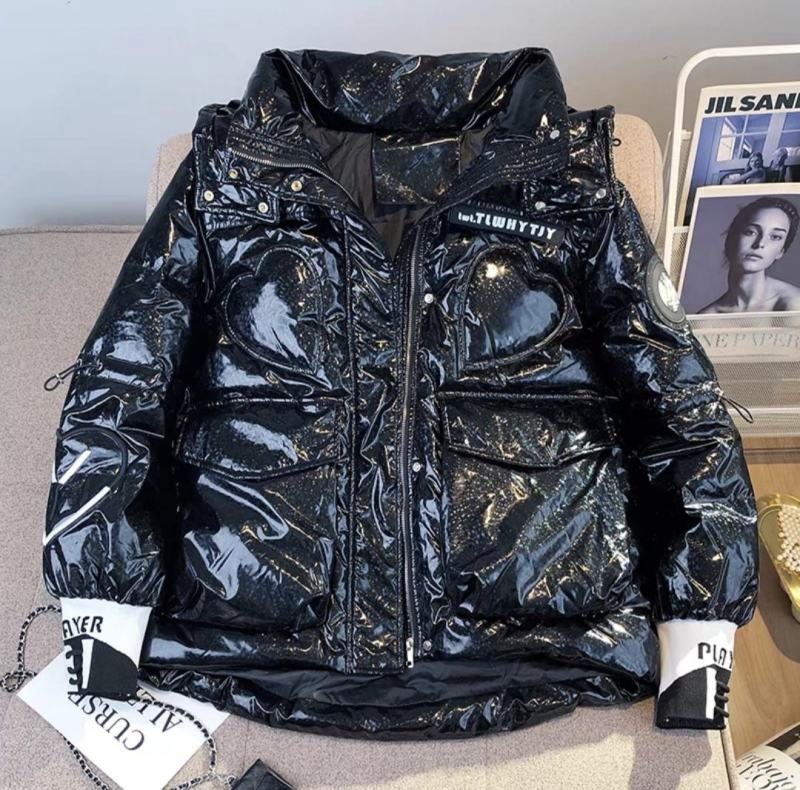 女士羽绒服，全部9095绒的，数量不多只有70件