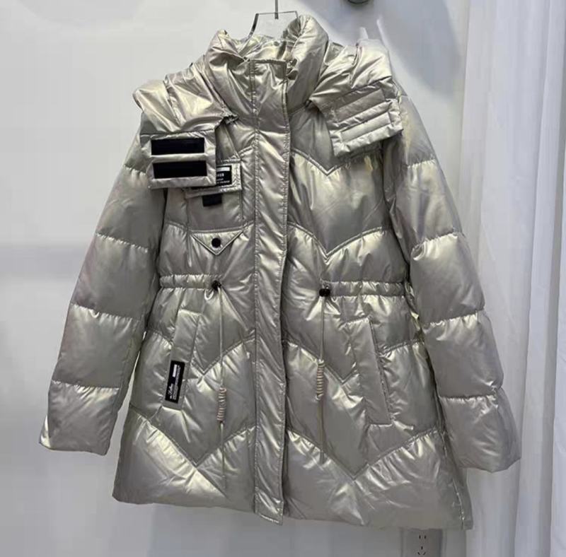 女士羽绒服，全部9095绒的，数量不多只有70件