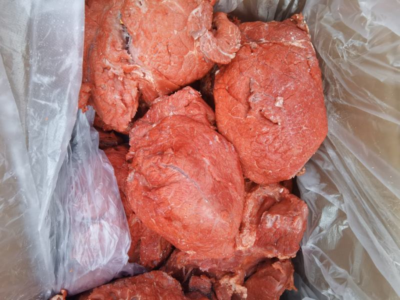 熟牛肉，五香熟牛肉块，纯水煮不含淀粉，块大色泽好开箱即食