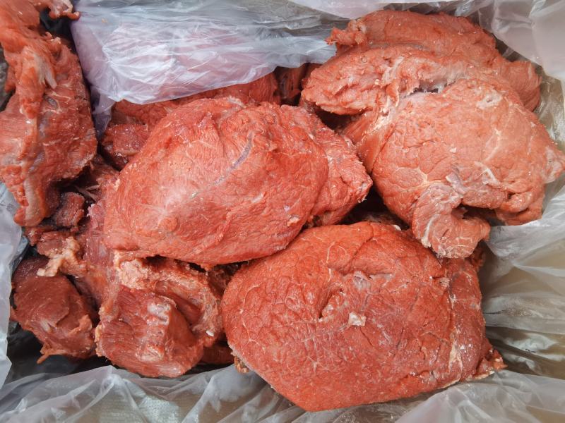 熟牛肉，五香熟牛肉块，纯水煮不含淀粉，块大色泽好开箱即食