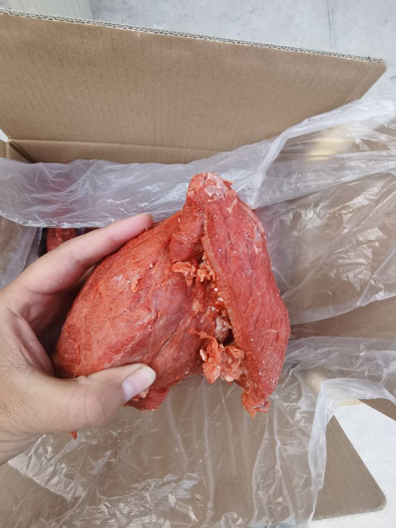 熟牛肉，五香熟牛肉块，纯水煮不含淀粉，块大色泽好开箱即食