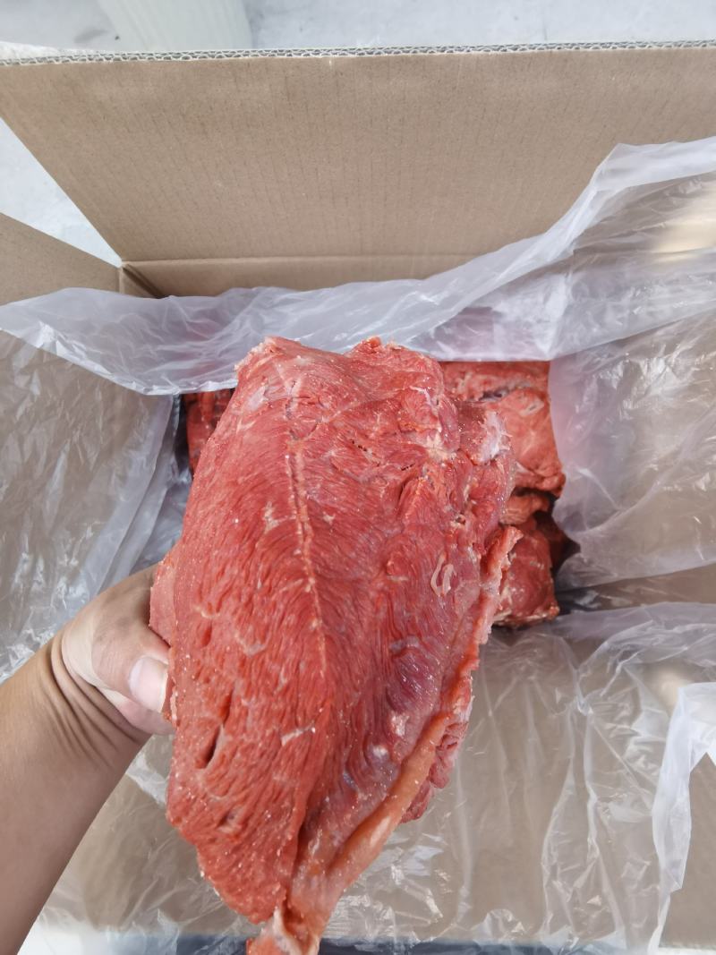 熟牛肉，五香熟牛肉块，纯水煮不含淀粉，块大色泽好开箱即食