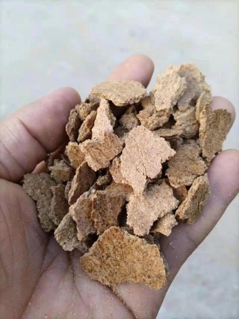 南瓜籽饼，喂牛喂猪喂羊好饲料。蛋白含量高，适口性好