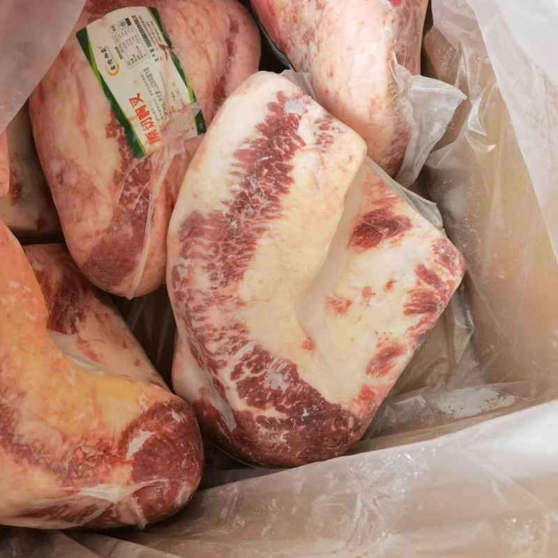 谷饲牛胸叉肉，美肥，涮烤必备，纯干原切精修，颜色鲜亮。