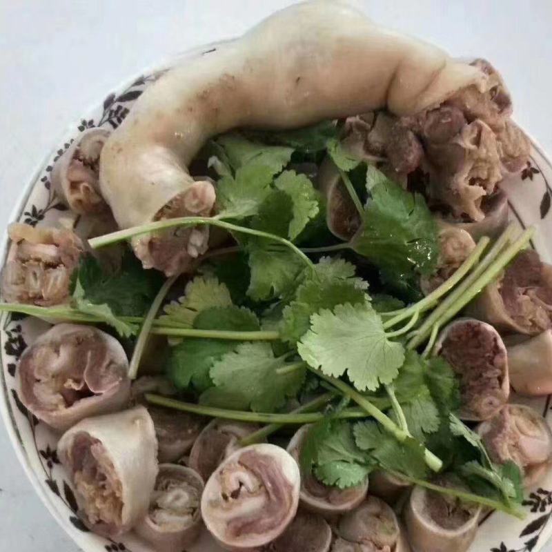 内蒙古锡林郭勒草地羔羊羊肉肠，一袋二斤，肉质鲜嫩。