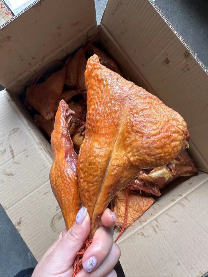 烟熏鸭边腿鸭腿风干鸭腿鸭边腿烟熏腊味现货供应价格美丽