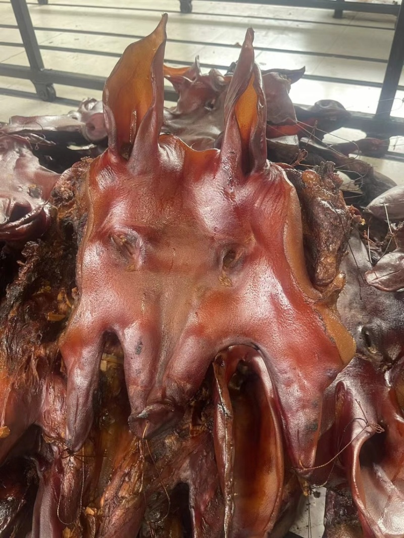 【腊肉】特干腊猪头（源头工厂一手货源腊肉香肠批发）