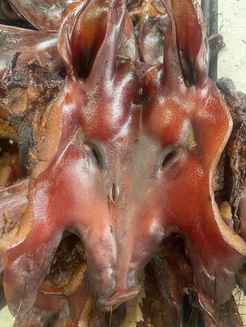 【腊肉】特干腊猪头（源头工厂一手货源腊肉香肠批发）