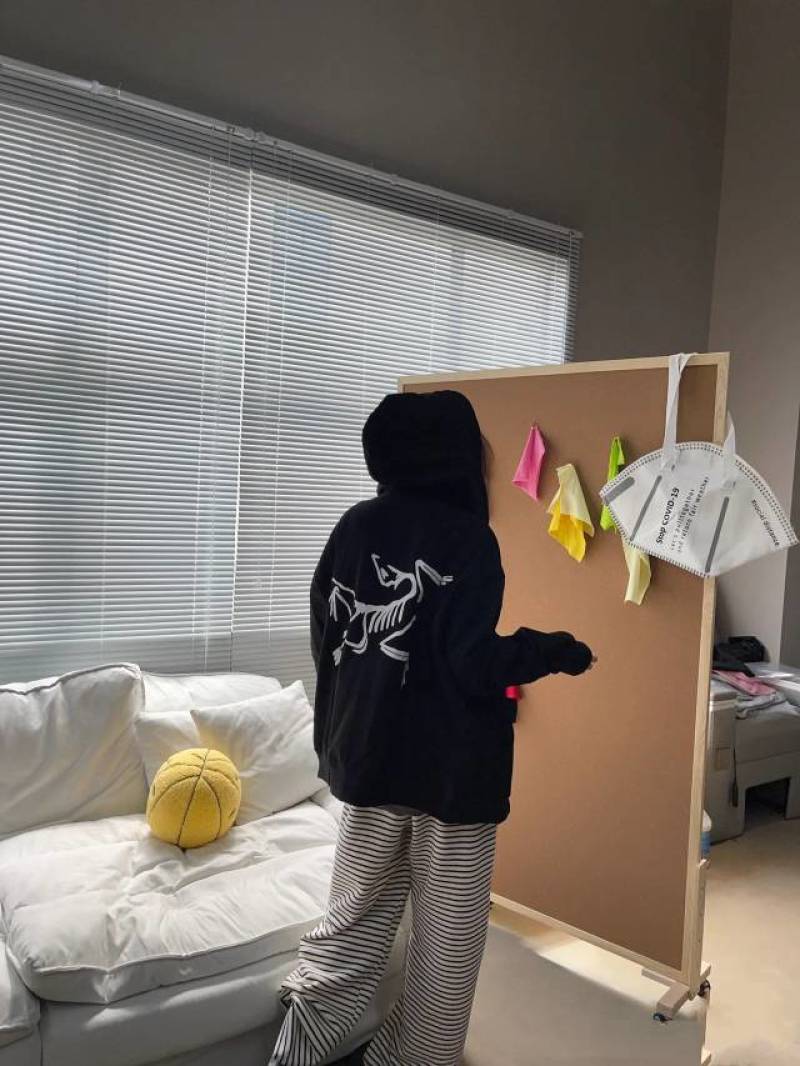 大量衣服价格低，保证质量，欢迎全国各地老板选购