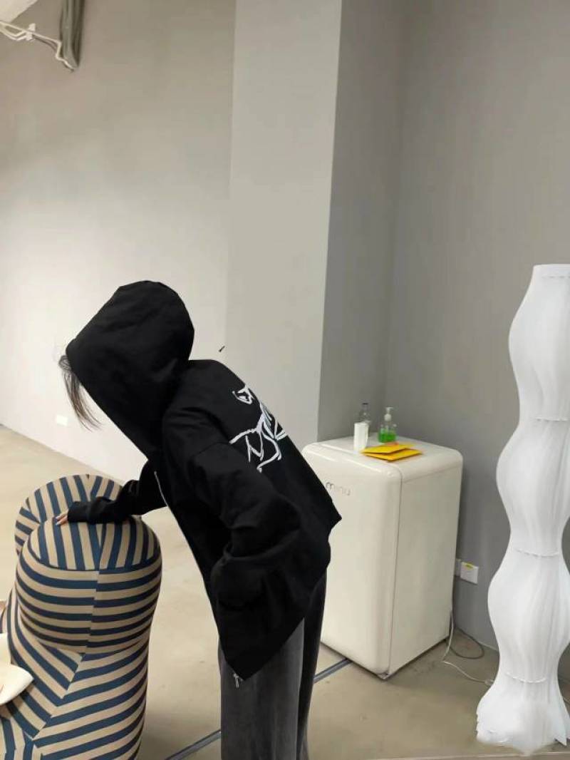 大量衣服价格低，保证质量，欢迎全国各地老板选购