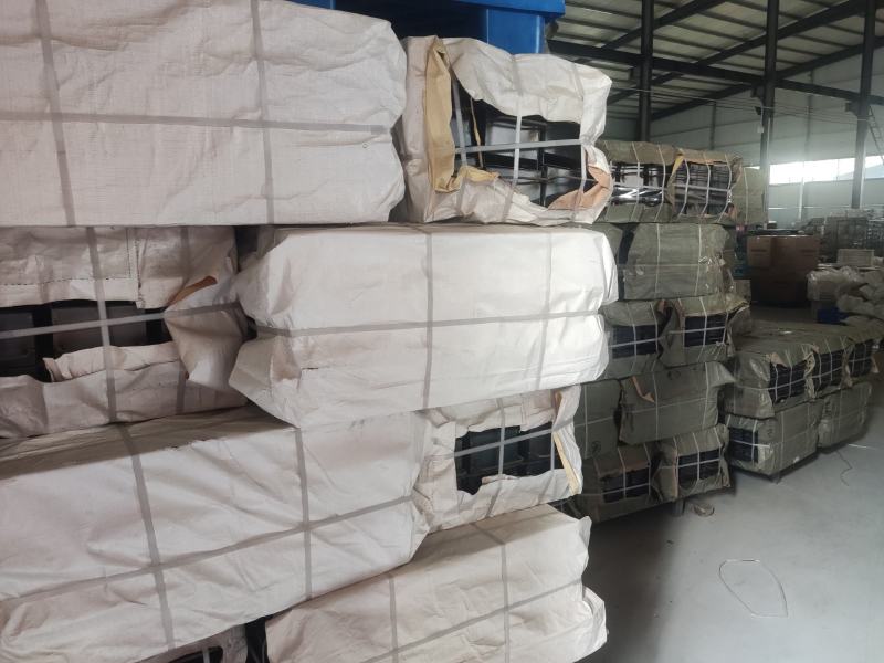 烧烤用具，烧烤炉，使用方法简单，结实耐用，做工好。可订做