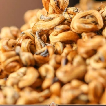 云南金丝红茶凤庆滇红茶古树红茶特级单芽蜜香型散装礼盒装