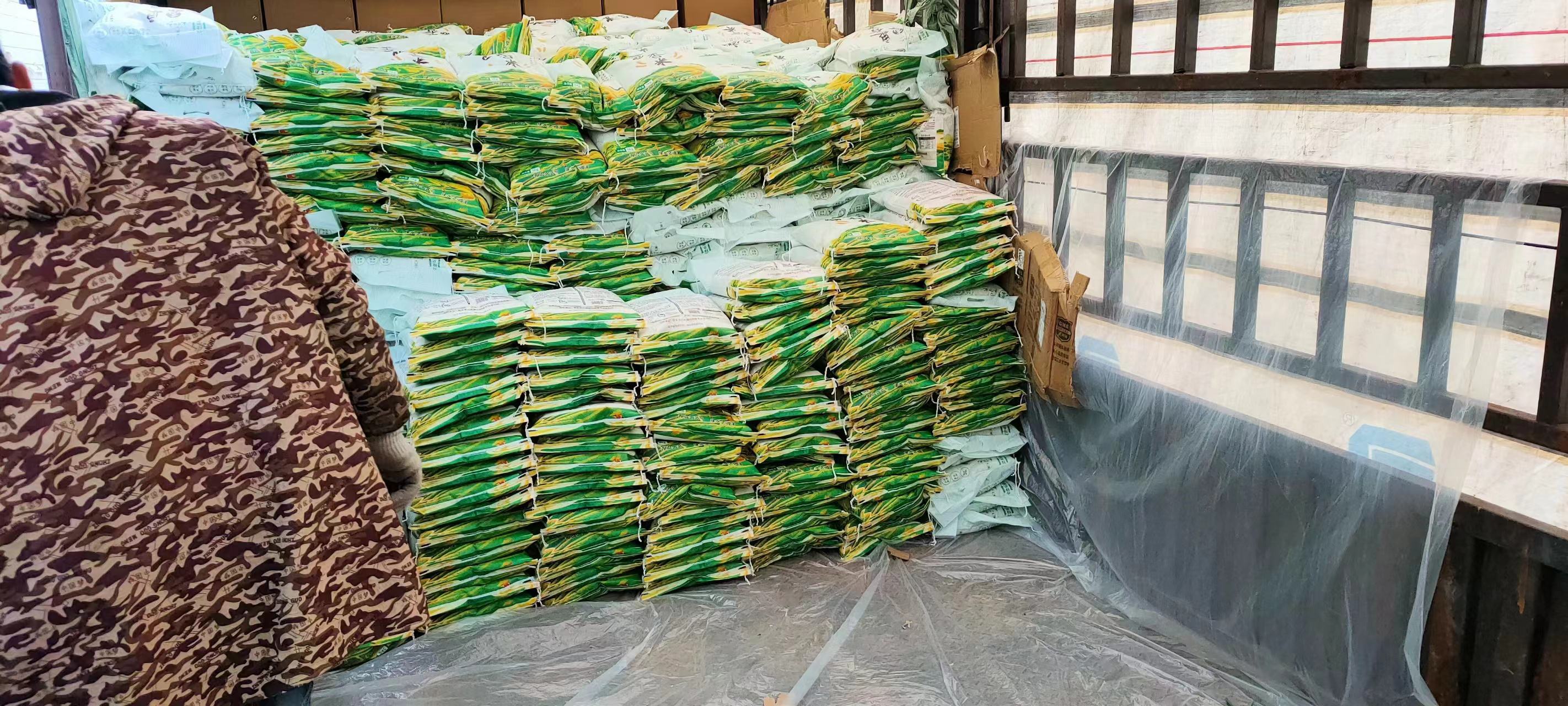 长粒香大米包装与存放示意图