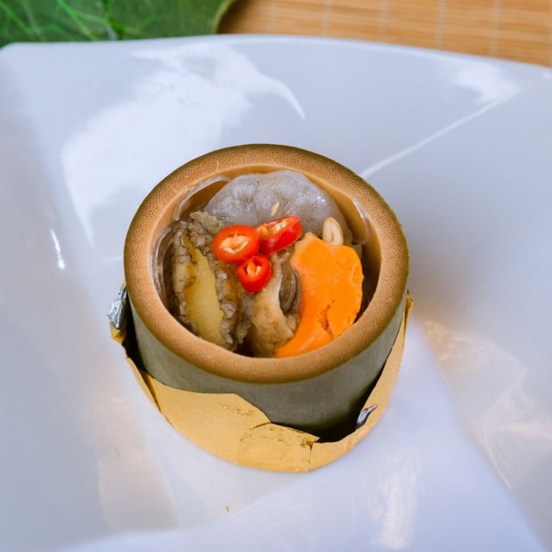 竹鲍平安酒店食材粉丝海鲜荟海鲜竹筒拼盘海鲜桶粉丝鲍鱼虾仁