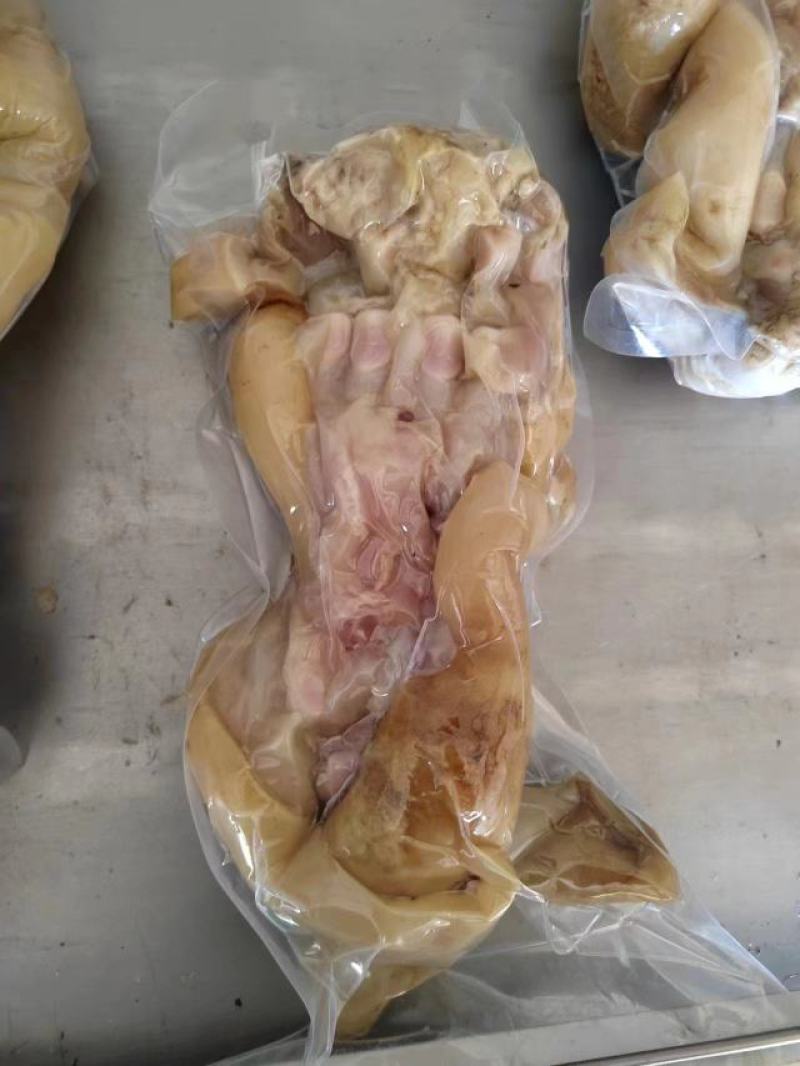 山东卤牛蹄牛蹄，新鲜牛蹄，一手货源，质量保证，诚信经营。