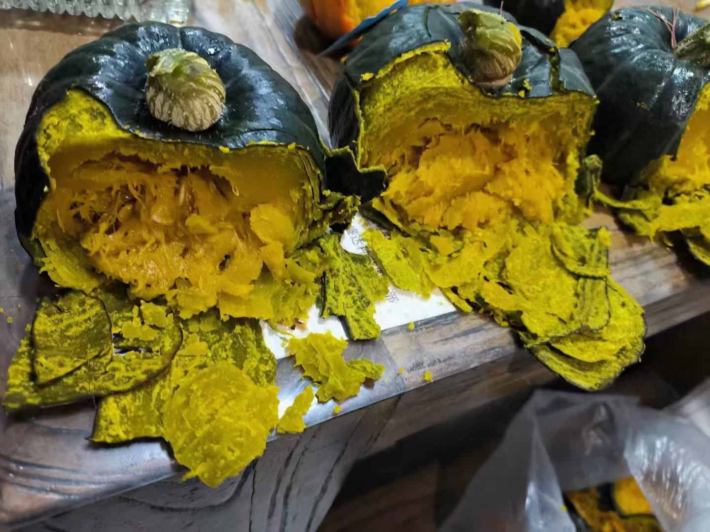 贝贝小南瓜切开后的果肉细节图