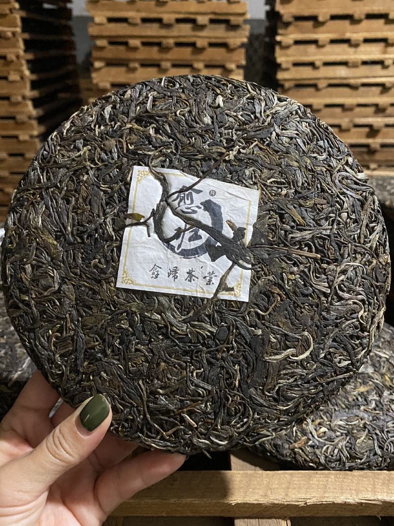 一年一采春古树