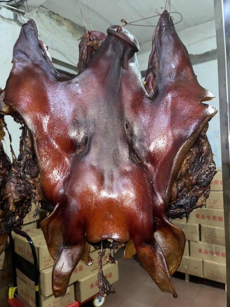 特干去骨腊猪头（腊肉腊肠源头工厂量大从优）