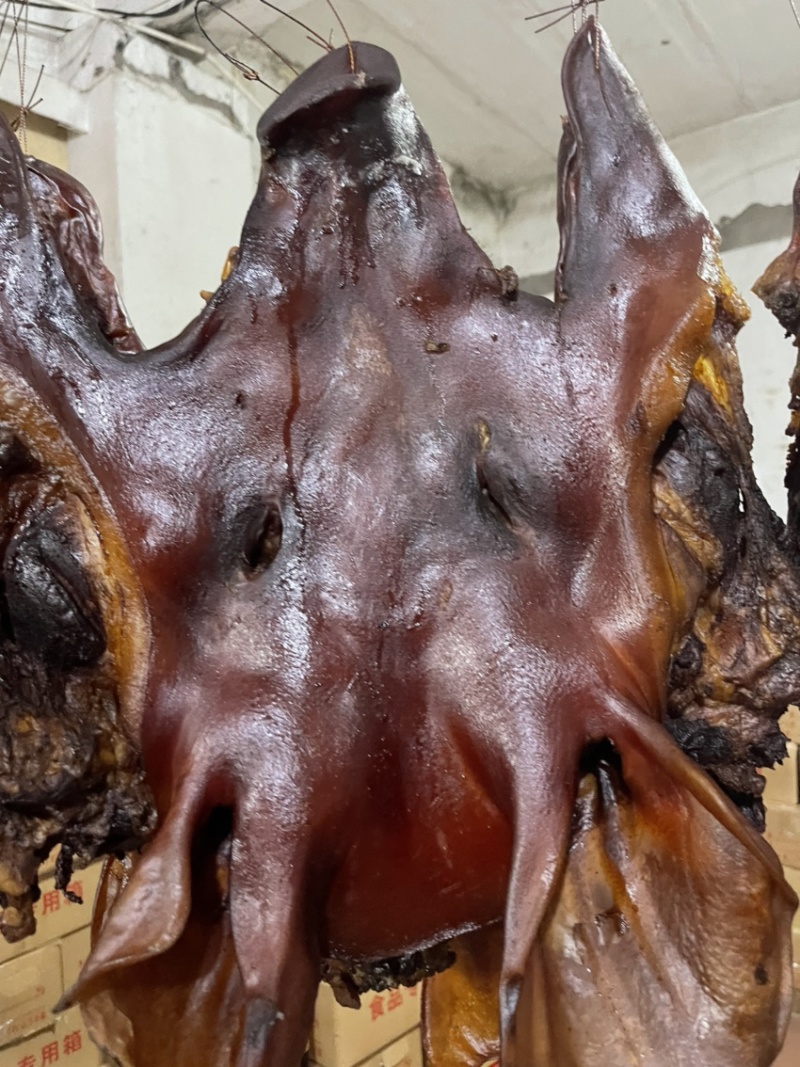 特干去骨腊猪头（腊肉腊肠源头工厂量大从优）