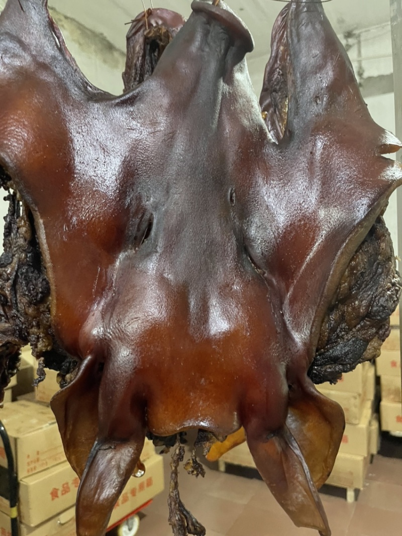 特干去骨腊猪头（腊肉腊肠源头工厂量大从优）