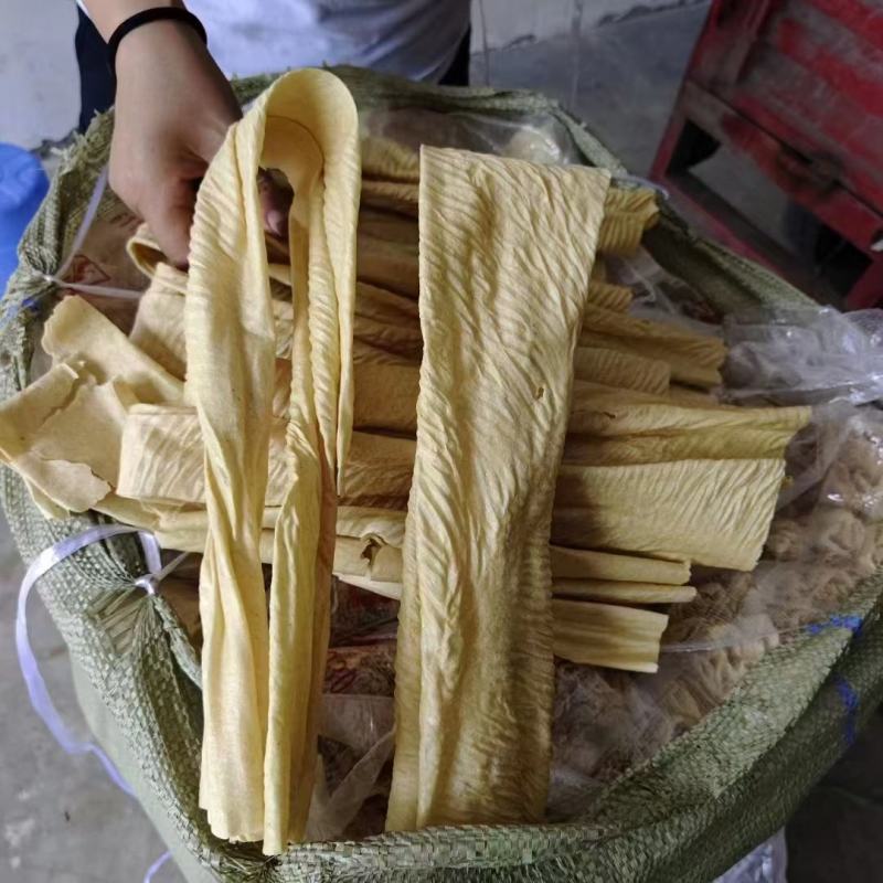豆腐皮又称腐竹富含蛋白质和多种氨基酸，营养价值很高