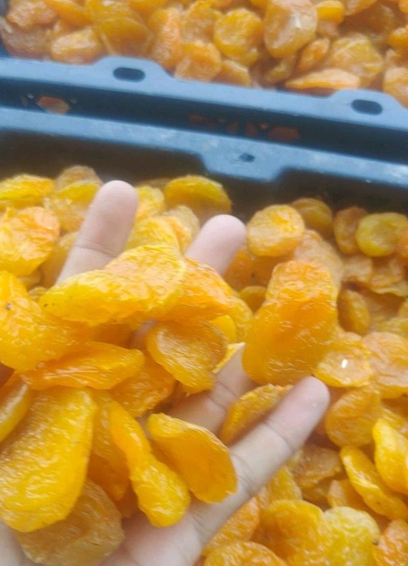 新疆喀什本地黄杏干，口感不错，价格美丽欢迎咨询