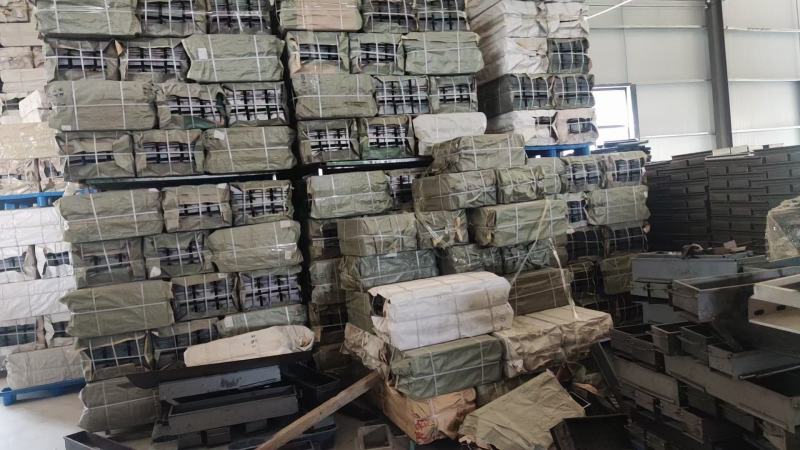 烧烤用具，烧烤炉，使用方法简单，结实耐用，做工好。可订做