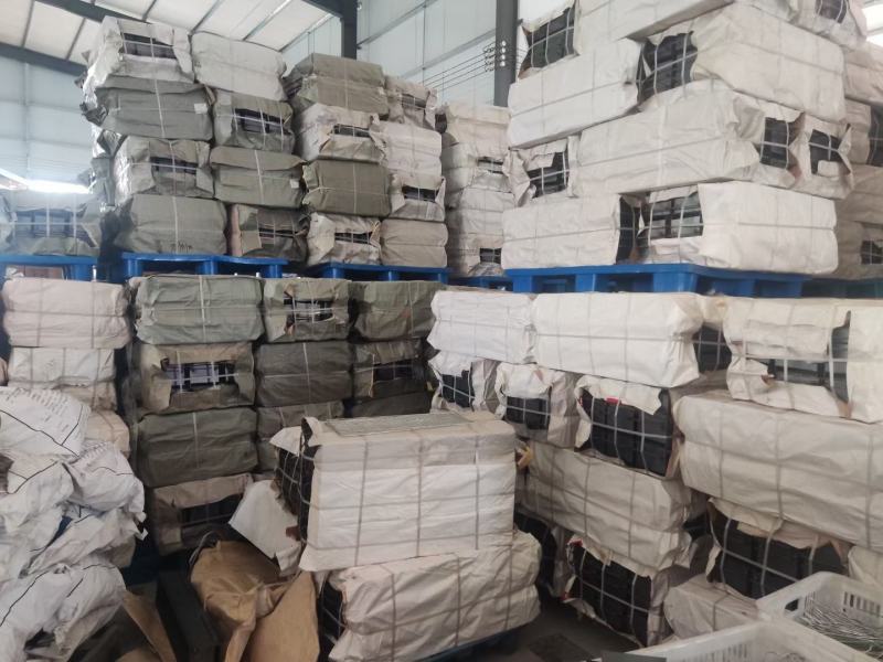 烧烤用具，烧烤炉，使用方法简单，结实耐用，做工好。可订做