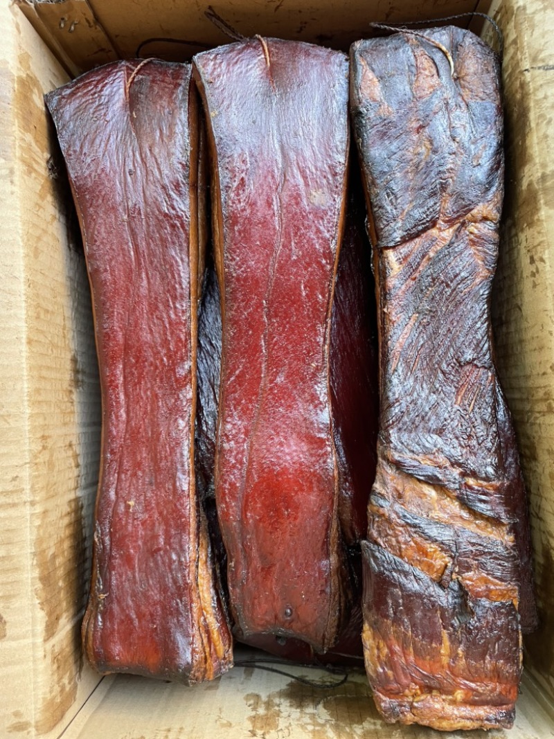 黑色烟熏五花三线腊肉（腊肉香肠源头工厂一手量大从优）