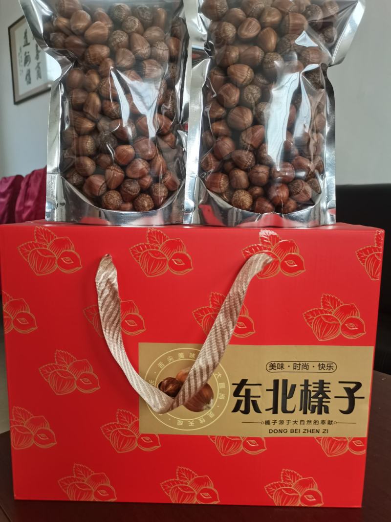 手拍大颗粒榛子，嘎嘎香，量大从优，诚信经营欢迎采购