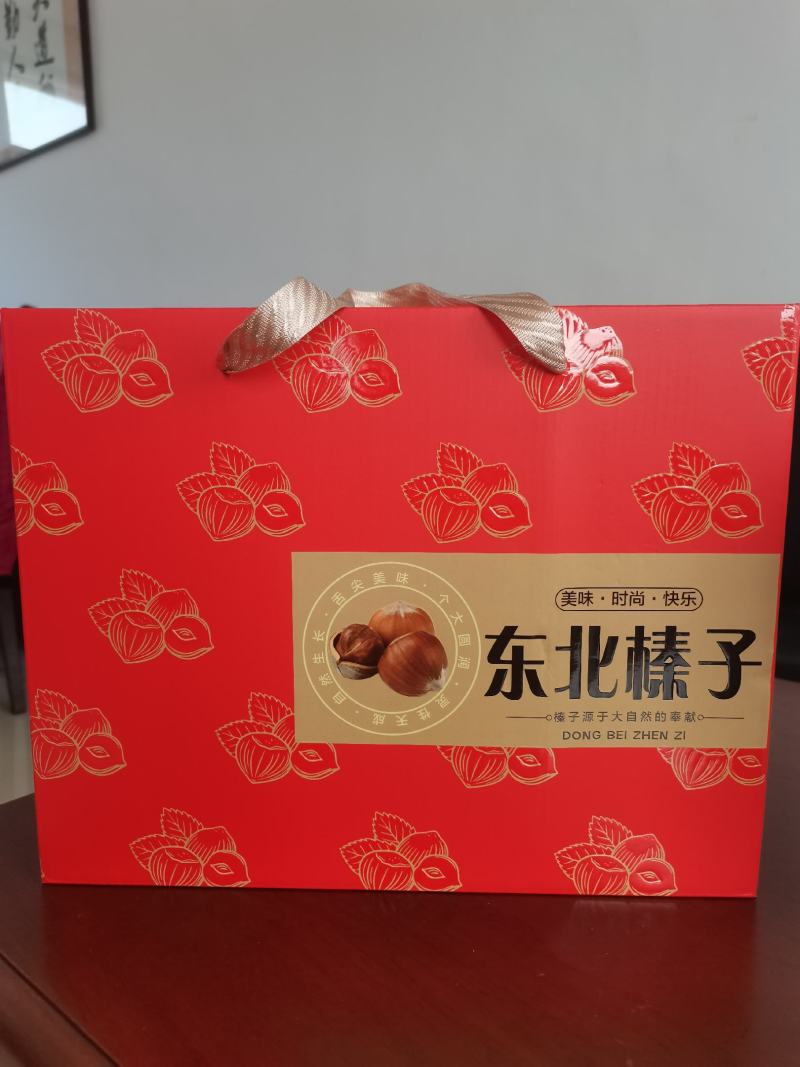 手拍大颗粒榛子，嘎嘎香，量大从优，诚信经营欢迎采购