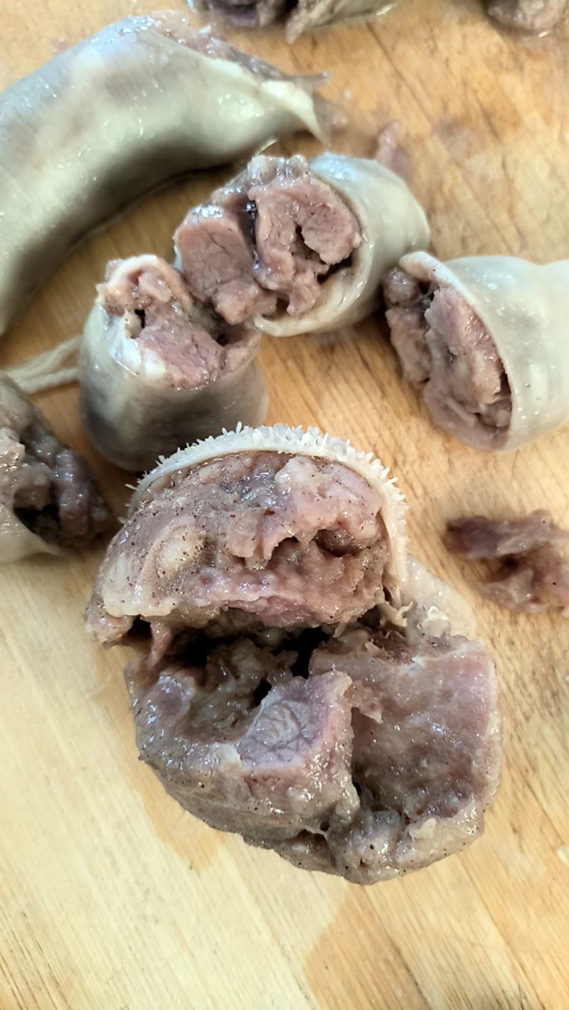 羊肠灌肉，全部瘦肉，质量保证不肥，货源稳定，量大从优。