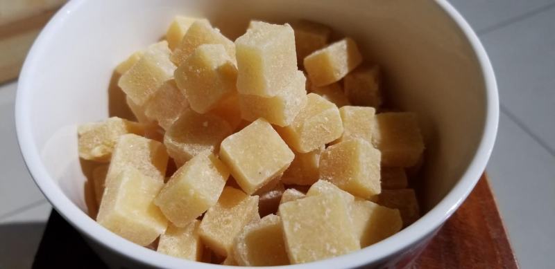 梨膏糖古法手工制作的梨膏糖，滋味醇正，清甜不腻