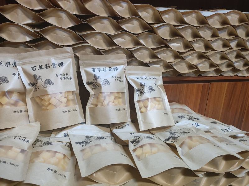 梨膏糖古法手工制作的梨膏糖，滋味醇正，清甜不腻