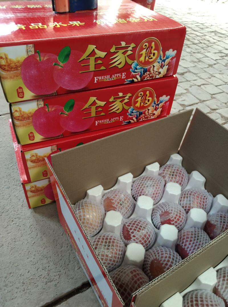 纸加膜冰糖心红富士苹果口感脆甜