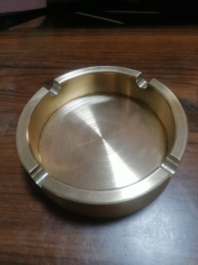 铜烟灰缸